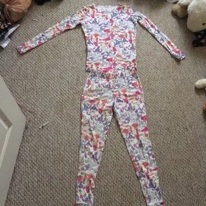 These items of clothing are to small for me